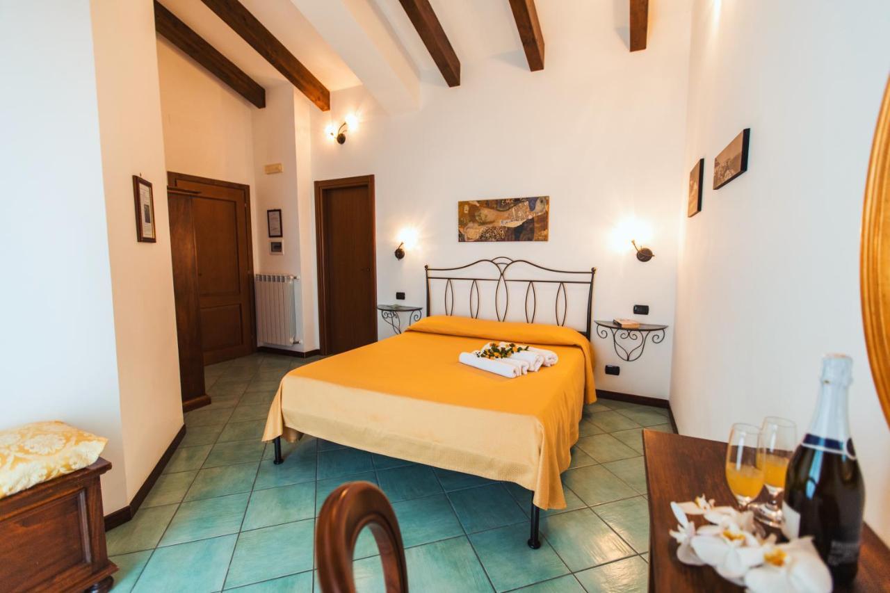 Hotel Roccia Fiorita Furore Exteriér fotografie